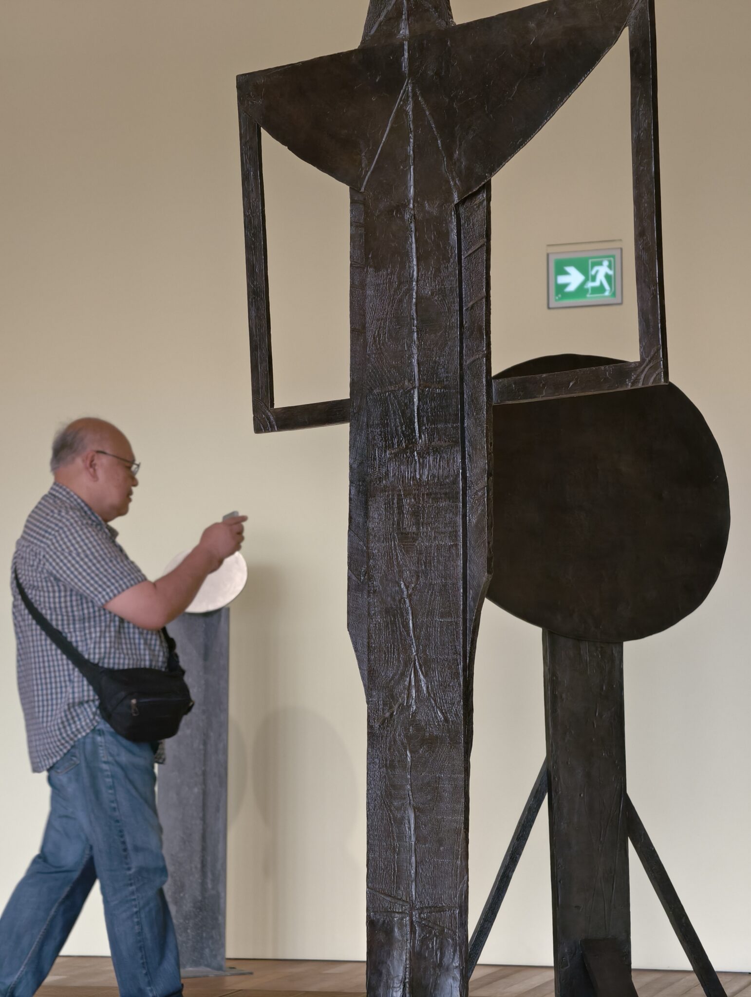 非对称/手机/香港M+美术馆